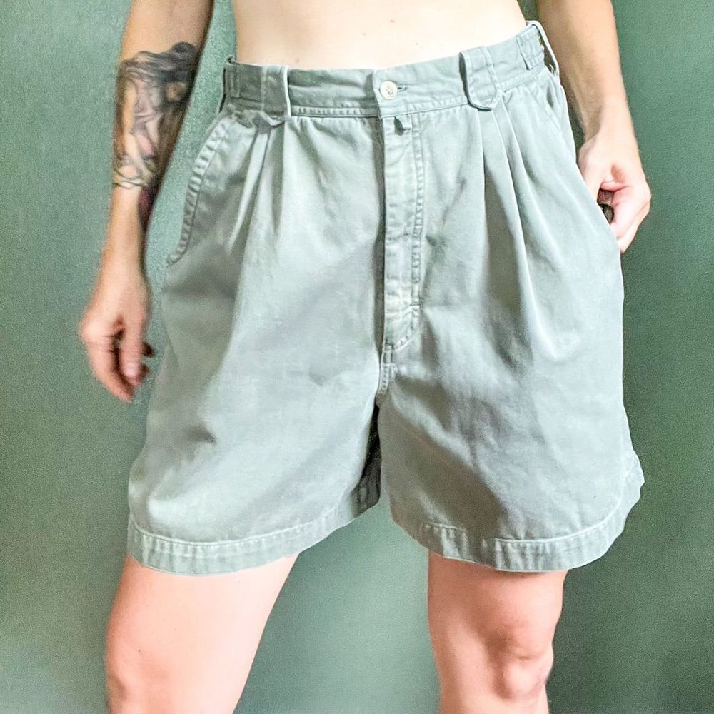 Vintage 90s Columbia High Waisted Pleated Green Chino Hiking Shorts